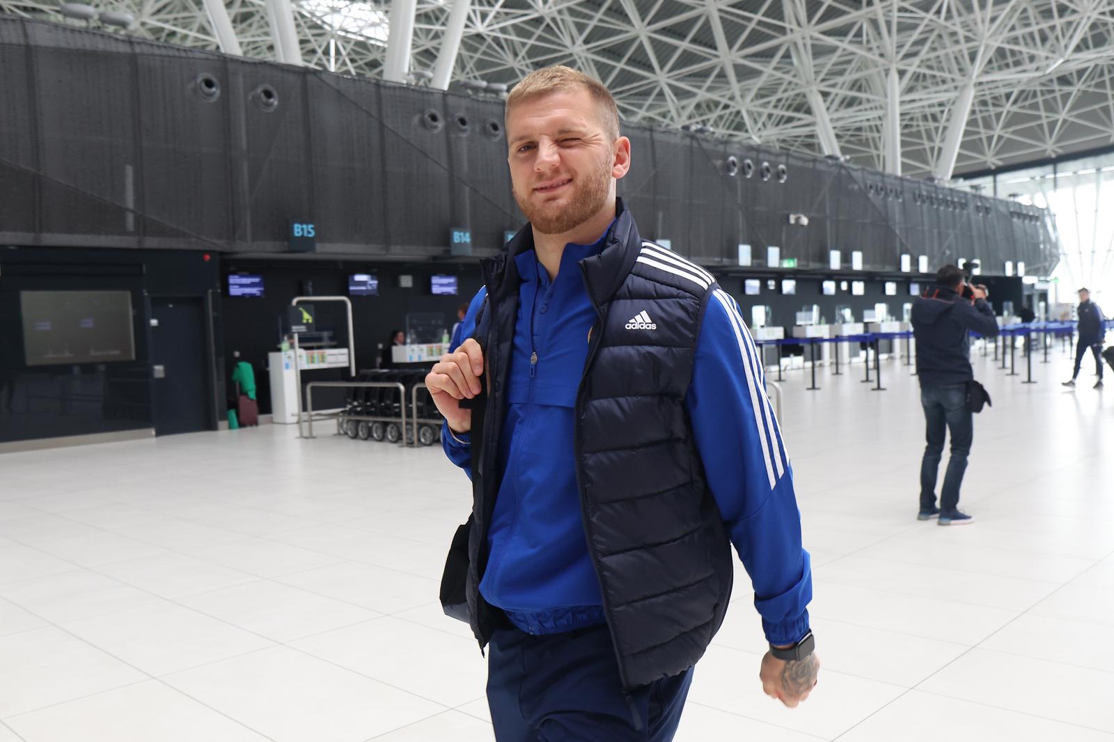 01.11.2022., Zagreb - Igraci GNK Dinamo odlaze iz Medjunarodne zracne luke dr. Franjo Tudjman u London gdje ih ocekuje utakmica UEFA Lige prvaka protiv FC Chelsea. Petar Bockaj Photo: Luka Stanzl/PIXSELL