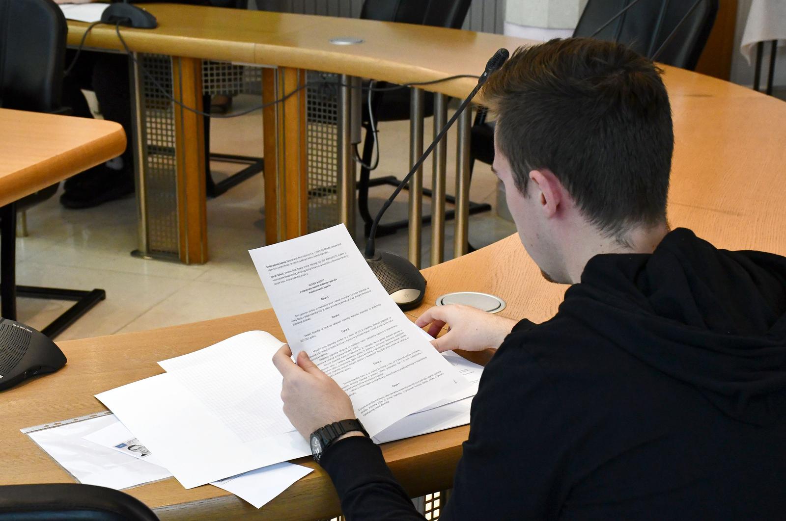 02.05.2023., Slavonski Brod - U Velikoj vijecnici Brodsko-posavske zupanije potpisani ugovori o stipendiranju studenata. Photo: Ivica Galovic/PIXSELL