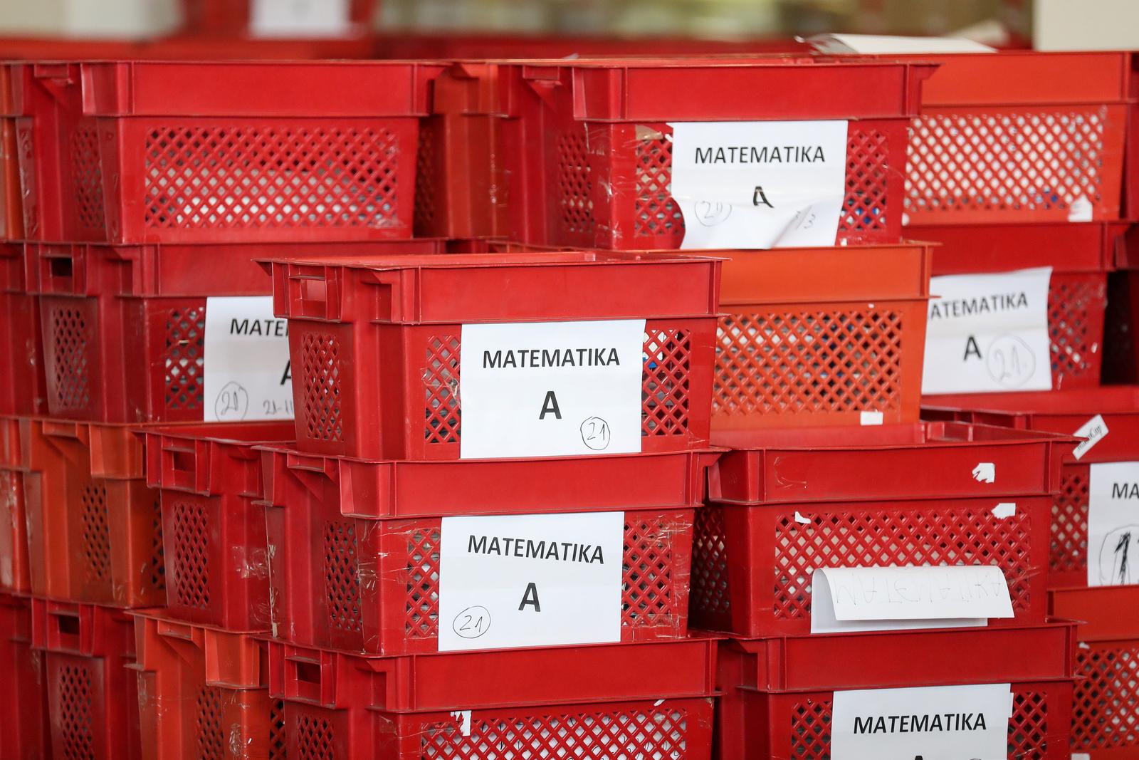 02.06.2023., Zagreb - Nacionalni centar za vanjsko vrednovanje obrazovanja odrzava presicu povodom pisanja prvog obveznog ispita drzavne mature iz engleskog jezika. Pripremljeni materijali za drzavnu maturu.  Photo: Matija Habljak/PIXSELL