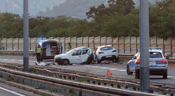 02.07.2023.., Rijeka - Zbog prometne nesrece prekinut je promet izmedu cvorova Rijeka istok i Orehovica u smjeru GP Rupa. Kolona je duga oko 2 km, a promet je preusmjeren preko cvora Rijeka istok i drzavne ceste DC404. Photo: Nel Pavletic/PIXSELL