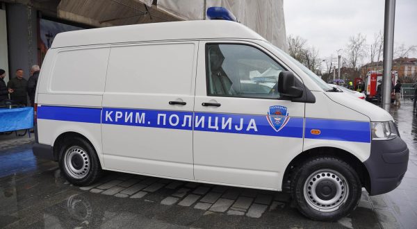 03.04.2023., Trg Krajine, Banjaluka (BiH) – Na Trgu Krajine u Banjaluci odrzana je pokazna vjezba na kojoj su ucestvovali pripadnici Zandarmerije, banjalucke Policijske uprave, Helikopterske jedinice Specijalne antiteroristicke jedinice kao i pripadnici Helikopterskog servisa Srpske i servisnih sluzbi grada Banjaluka. Vjezba se odrzava povodom obiljezavanja dana policije Republike Srpske 4. travnja, a u vjezbi je ucestvovalo 62 ucesnika. 

 Photo: Dejan Rakita/PIXSELL