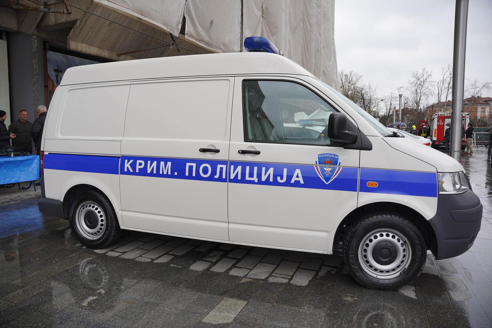 03.04.2023., Trg Krajine, Banjaluka (BiH) – Na Trgu Krajine u Banjaluci odrzana je pokazna vjezba na kojoj su ucestvovali pripadnici Zandarmerije, banjalucke Policijske uprave, Helikopterske jedinice Specijalne antiteroristicke jedinice kao i pripadnici Helikopterskog servisa Srpske i servisnih sluzbi grada Banjaluka. Vjezba se odrzava povodom obiljezavanja dana policije Republike Srpske 4. travnja, a u vjezbi je ucestvovalo 62 ucesnika. 

 Photo: Dejan Rakita/PIXSELL