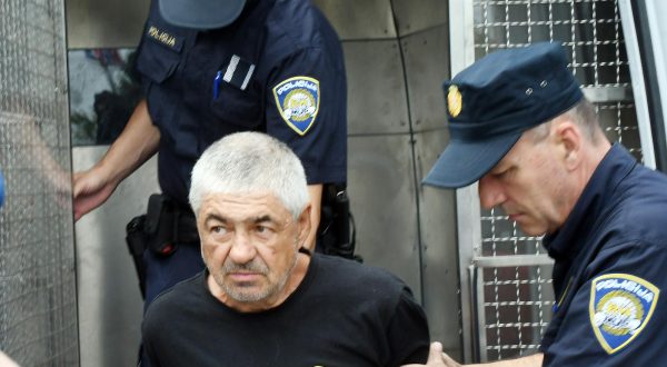03.07.2023., Sisak - U Zupanijsko drzavno odvjetnistvo u Sisku priveden je muskarac osumnjicen za ubojstvo, ranjavanje i palez kada je u Sisku u pucnjavi ubijena jedna osoba, a osam ih je ranjeno. Photo: Nikola Cutuk/PIXSELL