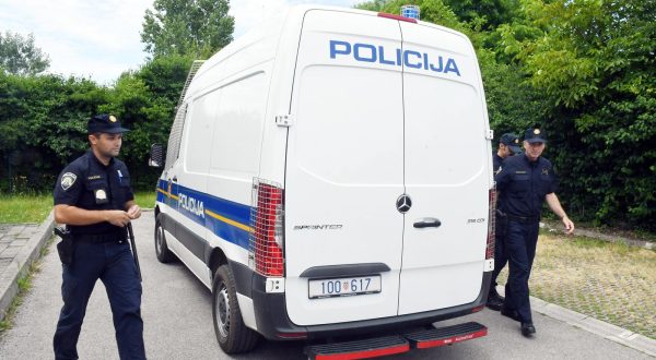 03.07.2023., Sisak - U Zupanijsko drzavno odvjetnistvo u Sisku priveden je muskarac osumnjicen za ubojstvo, ranjavanje i palez kada je u Sisku u pucnjavi ubijena jedna osoba, a osam ih je ranjeno. Photo: Nikola Cutuk/PIXSELL