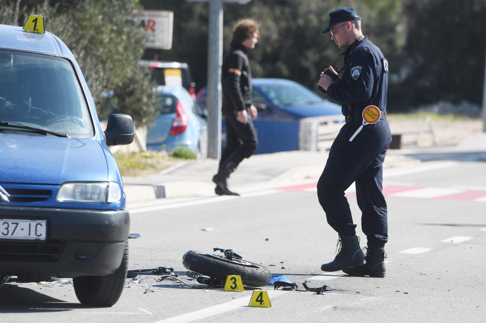 05.03.2023., Brodarica - Prometna nesreca na Jadranskoj magistrali u mjestu Brodarica kod Sibenika u kojoj su sudjelovali motociklist i automobil. Photo: Hrvoje Jelavic/PIXSELL
