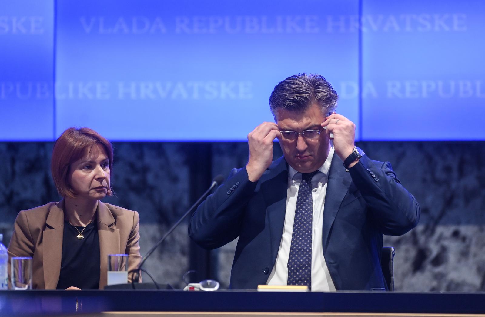 05.07.2023., Zagreb - Clanovi Vlade RH nazocit ce prezentaciji Vijece za provedbu Kodeksa ponasanja državnih duznosnika u tijelima izvrsne vlasti. Predsjednik Vlade Andreja Plenkovic i predsjednica Vijeca za provedbu Kodeksa ponasanja drzavnih duznosnika u tijelima izvrsne vlasti dr. sc. Suncane Roksandic. Photo: Igor Soban/PIXSELL