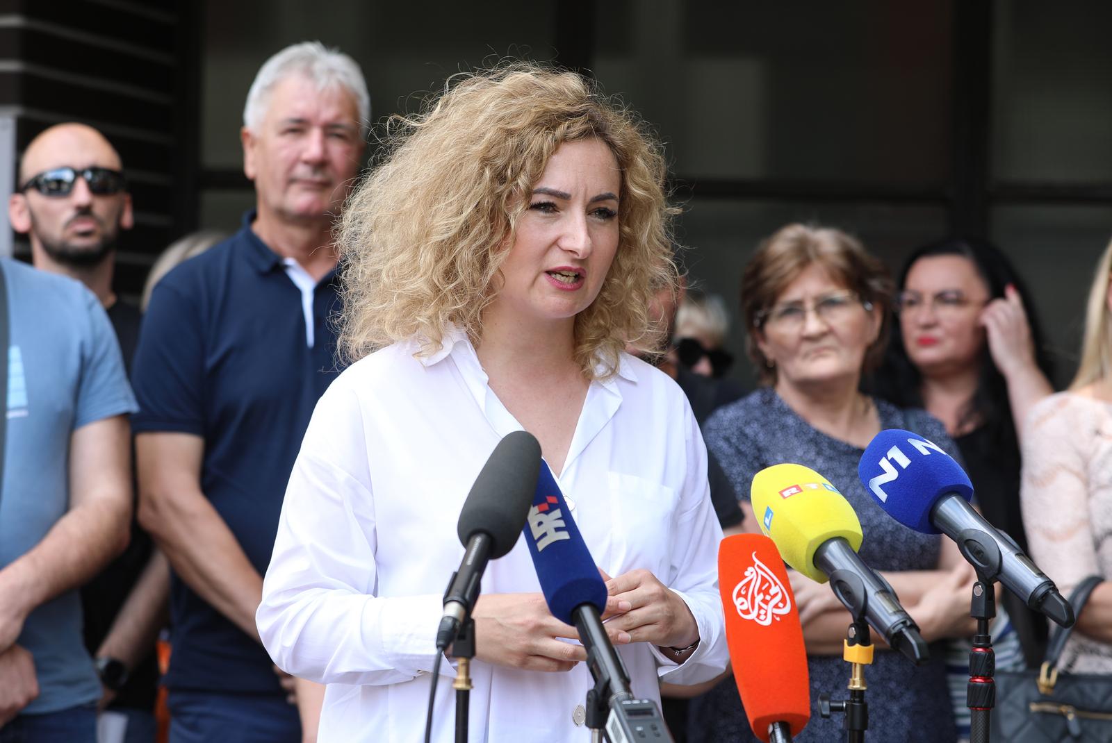 05.07.2023.,Zagreb, sastanak  sindikalnih povjerenika i koordinatora strajka u tijelima sudbene vlasti i drzavnom odvjetnistvu, koji je 5. lipnja pokrenuo Sindikat drzavnih i lokalnih sluzbenika i namještenika RH
Nakon sastanka sindikata izjavu za medije dala je Iva Suskovic, predsjednica Sindikata drzavnih i lokalnih sluzbenika i namjestenika.
 Photo: Robert Anic/PIXSELL