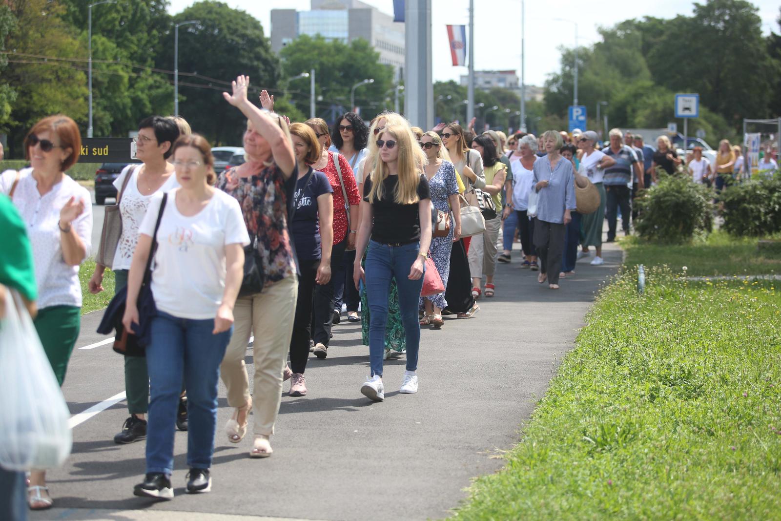 06.07.2023., Zagreb - Strajk sluzbenika u pravosudu gradjanskog suda prosvjedna setnja do Nacionalne i sveuciline knjiznice u Zagrebu. Photo: Lovro Domitrovic/PIXSELL