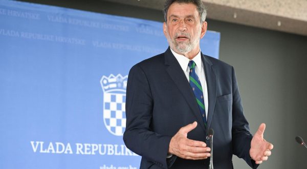 7.7.2023., Zagreb - U Nacionalnoj sveucilisnoj knjiznici premijer Andrej Plenkovic i ministar Radovan Fuchs predstavili su javni poziv za izgradnju, rekonstrukciju i opremanje osnovnih skola. Nakon predstavljanja Andrej Plenkovic i Radovan Fuchs dali su izjave za medije. Photo: Davorin Visnjic/PIXSELL