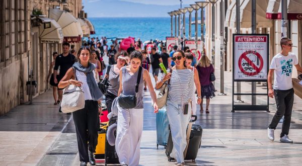 07.07.2023., Split - Turisti u centru grada povodom pocetka Ultra Europe 2023 Festivala. Photo: Zvonimir Barisin/PIXSELL