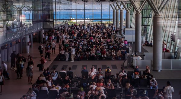 07.07.2023., Kastel Stafilic - Guava u Zracnoj luci Split Kastela. Drugi vikend u srpnju kroz zracnu luku Split Kastela proci ce 215 avions te 55 000 putnika. Photo: Zvonimir Barisin/PIXSELL