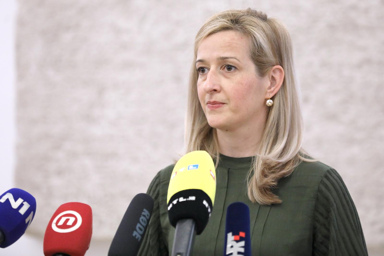 08.11.2022., Zagreb - Na konferenciji za medije odrzanoj u Saboru zastupnica  Mirela Ahmetovic komentirala je slucaj Fortenova.
.
. Photo: Patrik Macek/PIXSELL