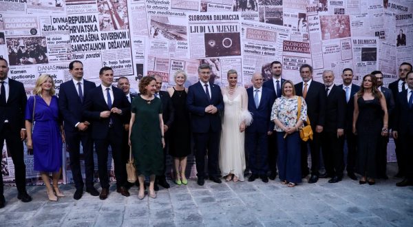09.06.2023., Split - Premijer Andrej Plenkovic u drustvu ministara i  javnih osoba na 80 rodjendanu Slobodne Dalmacije u galeriji Mestrovic. Photo: Ivo Cagalj/PIXSELL
