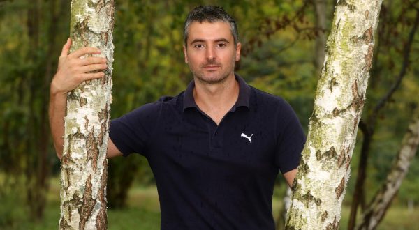09.09.2022., Slavsko polje - Meteorolog i ekoloski aktivist Kristijan Bozarov na svom imanju u Slavskom polju gdje se uz meteorologiju bavi i uzgojem koza. Photo: Kristina Stedul Fabac/PIXSELL