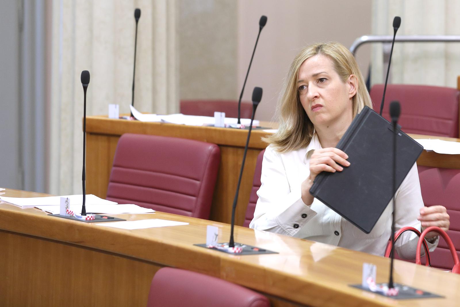 10.07.2023., Zagreb - Sabor 16. sjednicu nastavlja izlaganjem zastupnickih stajalista nakon kojih slijedi rasprava o Konacnom prijedlogu zakona o izmjenama Zakona o terminalu za ukapljeni prirodni plin. Photo: Patrik Macek/PIXSELL