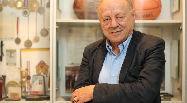 06.08.2010. Zagreb, Hrvatska - Jedan od najvecih i najtrofejnijih kosarkaskih trenera, Mirko Novosel uredio je mali muzej u podrumu svoje zgrade na Strossmayerovom trgu. U prostoru od oko 180 kvadrata nalazi se velik broj trofeja, medalja, priznanja i fotografija.rPhoto: Petar Glebov/PIXSELL