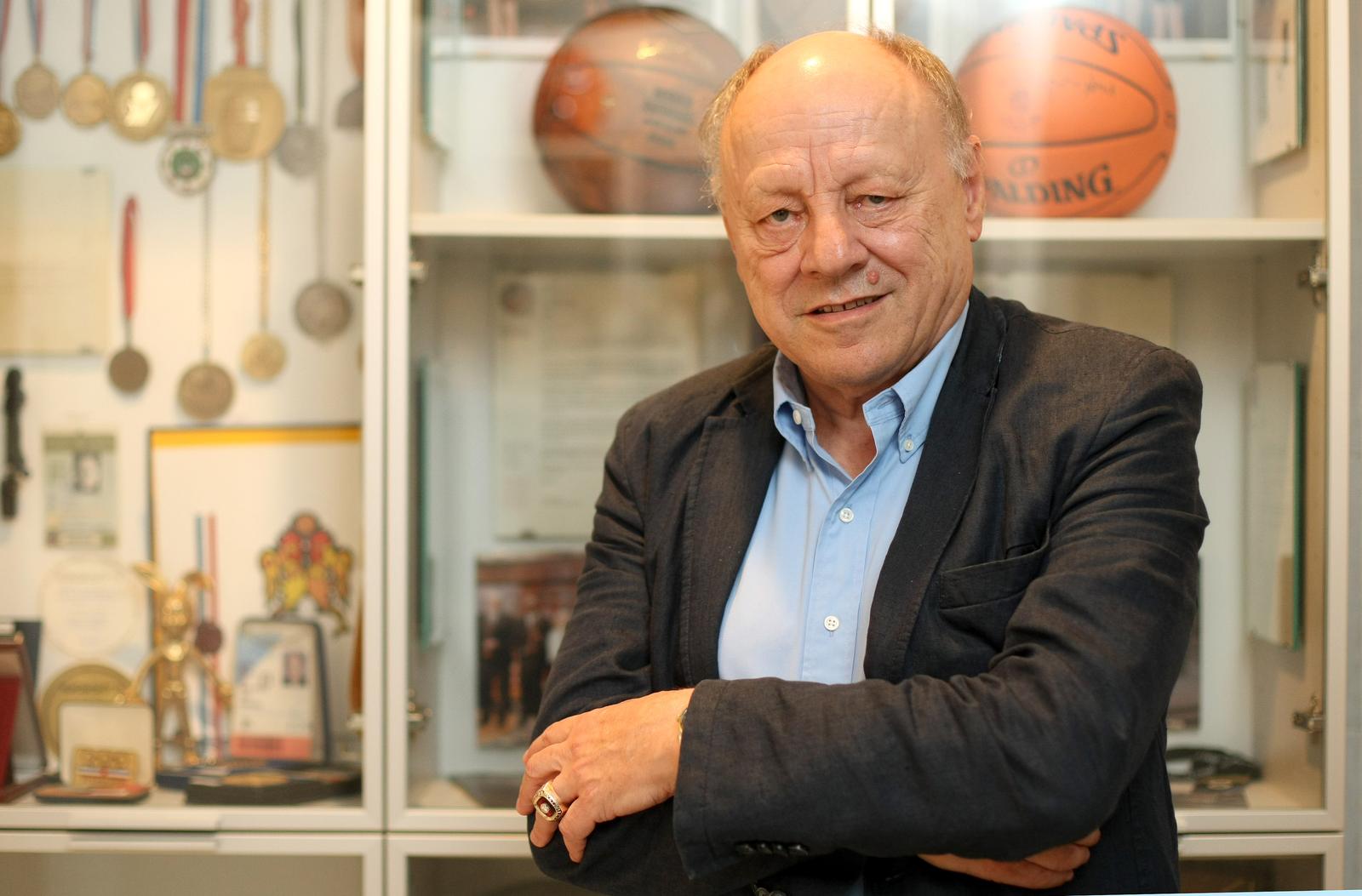 06.08.2010. Zagreb, Hrvatska - Jedan od najvecih i najtrofejnijih kosarkaskih trenera, Mirko Novosel uredio je mali muzej u podrumu svoje zgrade na Strossmayerovom trgu. U prostoru od oko 180 kvadrata nalazi se velik broj trofeja, medalja, priznanja i fotografija.rPhoto: Petar Glebov/PIXSELL