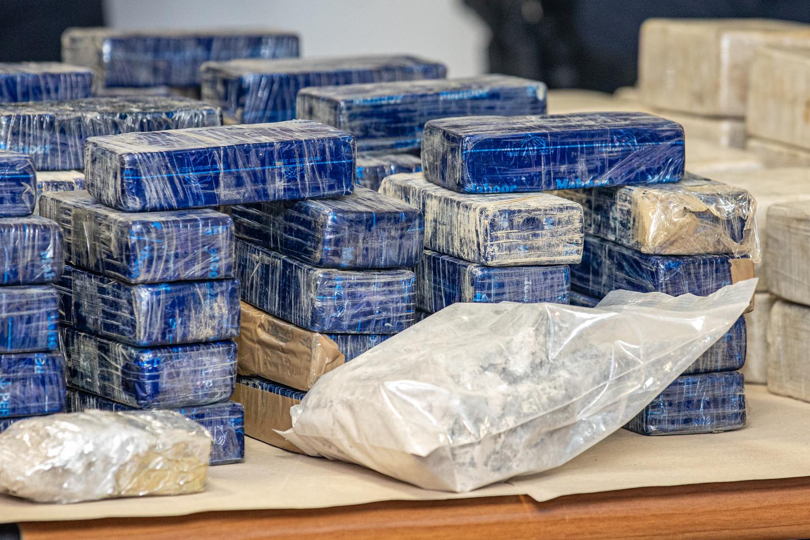 11.01.2022., Policijska postaja Vila Palma, Dubrovnik - Konferencija za medije povodom nnajvece zapljene heroina u Hrvatskoj ikad: U Luci Ploce zaplijenili su 220 kilograma heroina i 62 kilograma kokaina.
Photo: Grgo Jelavic/PIXSELL Photo: Grgo Jelavic/PIXSELL