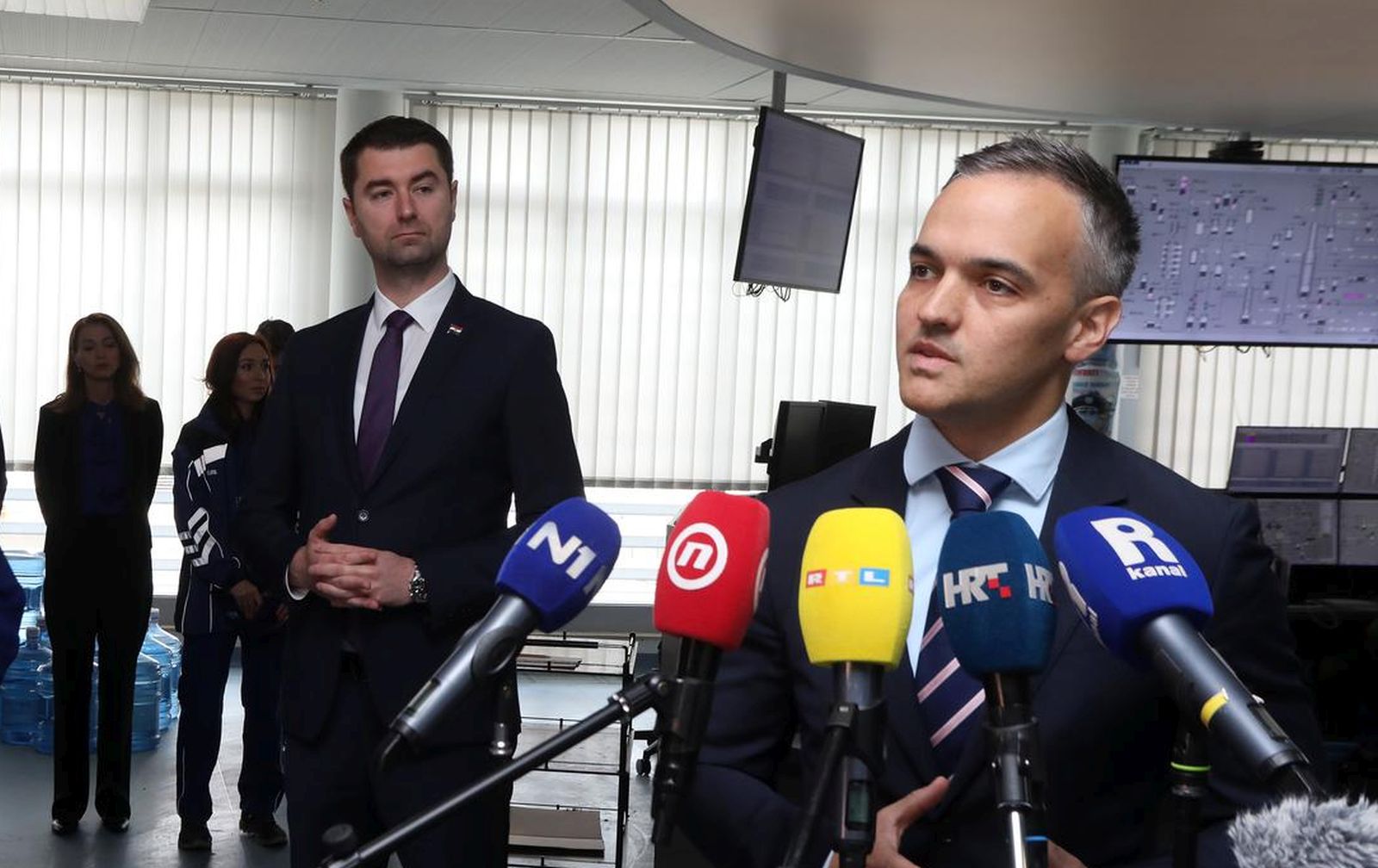 11.05.2023., Rijeka - Rafineriju nafte Rijeka u Urinju obisli su predsjednik uprave Ine Peter Ratatics i ministar gospodarstva i odrzivog razvoja Davor Filipovic, sa suradnicima.    Photo: Goran Kovacic/PIXSELL