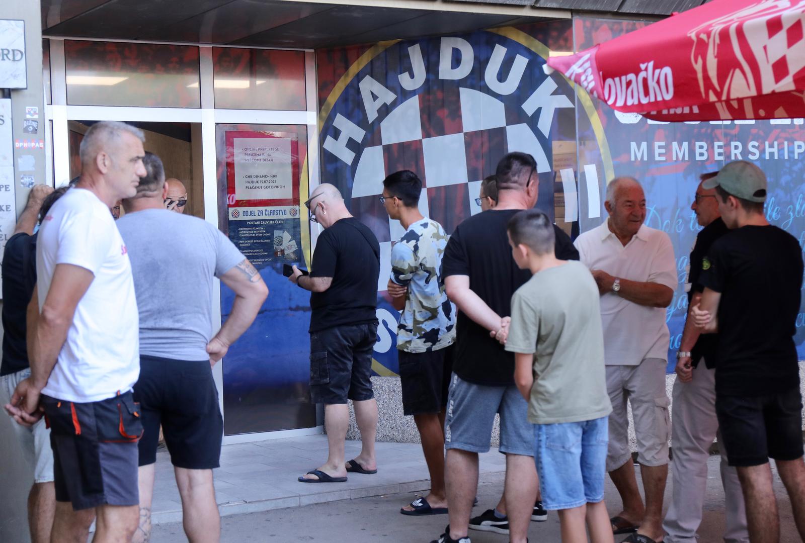 11.07.2023.,Split-Na Poljudu pocela prodaja prodaja pretplata za novu nogometnu sezonu HNK Hajduk. Photo: Ivo Cagalj/PIXSELL