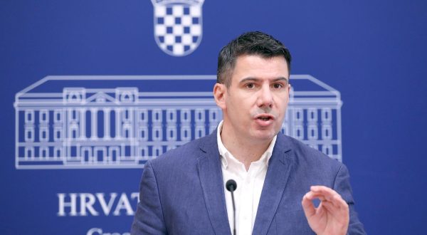 12.07.2023., Zagreb - Na konferenciji za medije odrzanoj u Saboru o temi: „Novi detalji mega kradje u HEP-u“ govorili su Nikola Grmoja i Miro Bulj. Photo: Patrik Macek/PIXSELL
