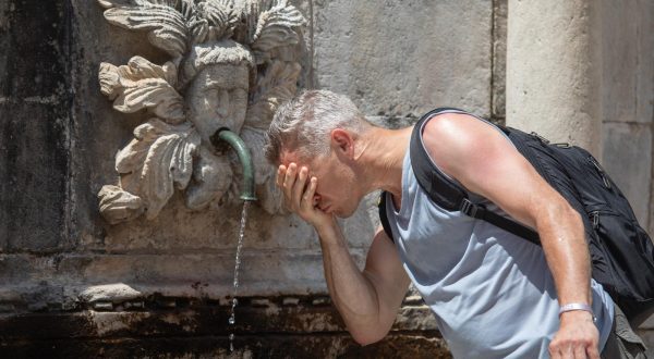 12.07.2023., Stara gradska jezgra, Dubrovnik - Izuzetno vruce i sparno vrijeme.   Photo: Grgo Jelavic/PIXSELL