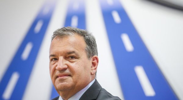 12.07.2023.., Zagreb - U Ministarstvu zdravstva odrzana konferencija za novinare  o predstavljanju Programa osnazivanja mentalnog zdravlja na kojoj su sudjelovali ministar zdravstva Vili Beros, nacionalna predstavnica WHO-a za mentalno zdravlje Danijela Stimac Grbic, nacelnica sektora Uprave za primarnu zdravstvenu zastitu Ivana Portolan Pajic i predstavnica Hrvatske psiholoske komore Ella Selak Bagaric. Program, ciji ce nositelji biti domovi zdravlja u pet zupanija, prethodi uspostavljanju posebne reformske mjere dispanzera za mentalno zdravlje pri domovima zdravlja u kojima ce se pruzati sveobuhvatna skrb stanovnistvu kao i putem mobilnih timova koji ce aktivno djelovati u zajednici.  Photo: Slavko Midzor/PIXSELL