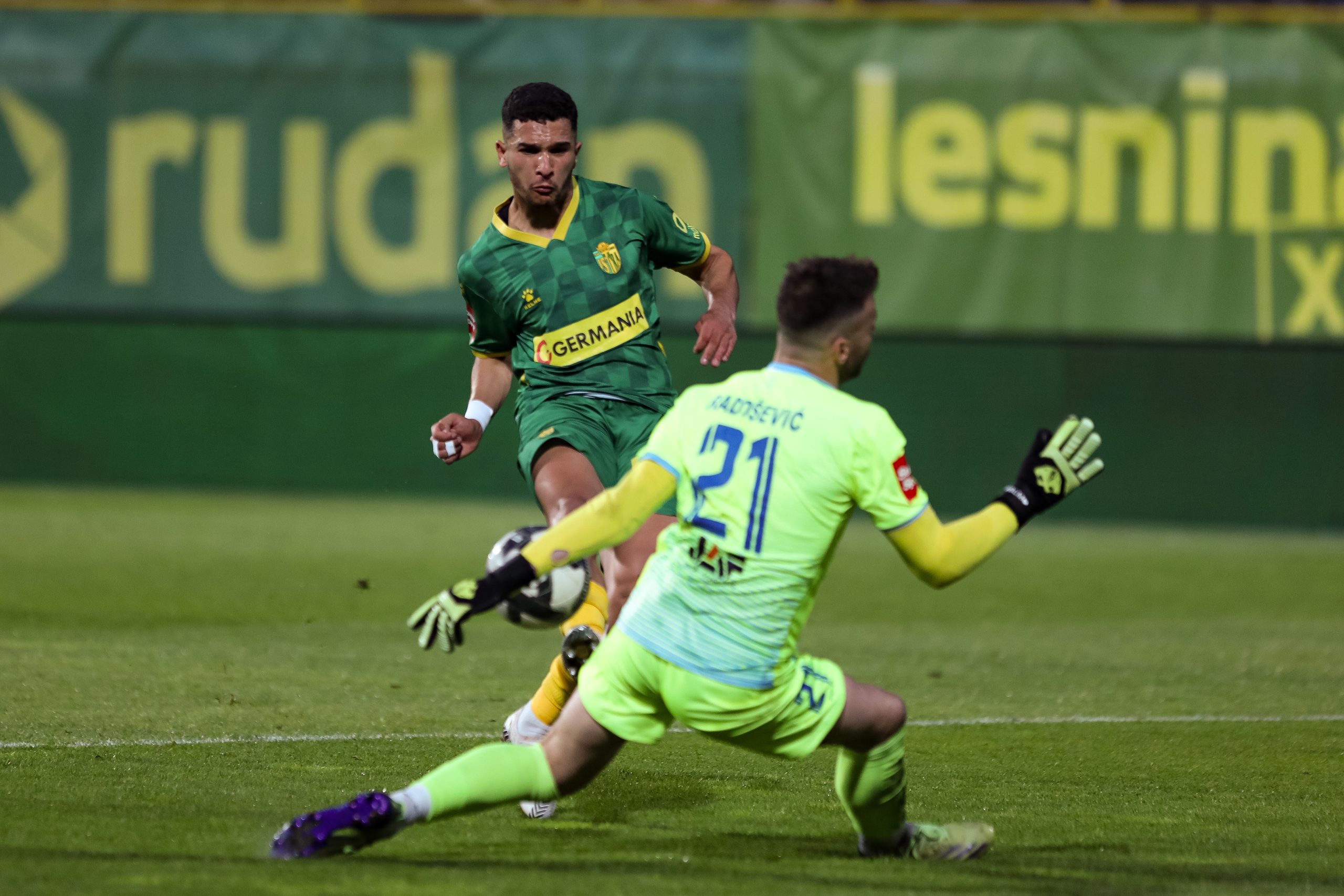 13.05.2023..,Pula -

SuperSport Prva HNL, 34. kolo, NK Istra 1961 - HNK Gorica.  Mounsef Bakrar, Bozidar Radosevic Photo: Srecko Niketic/PIXSELL