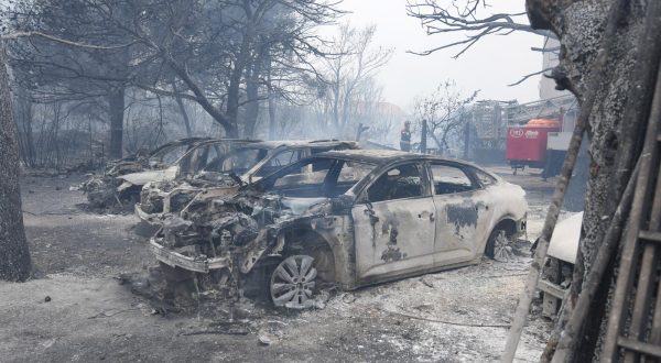 13.07.2023.,Sibenik - U gašenju požara otvorenog prostora koji je izbio na lokaciji Grebaštica u Šibensko-kninskoj županiji, trenutno sudjeluje 79 vatrogasaca sa 28 vatrogasnih vozila, Intervencijska vatrogasna postrojba Šibenik, 3 protupožarna zrakoplova Canadair CL-415, 2 protupožarna zrakoplova Air Tractor. Photo: Hrvoje Jelavic/PIXSELL