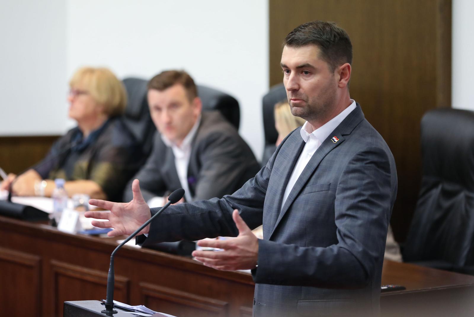 13.7.2023., Zagreb - 67. tematska sjednica Odbora za gospodarstvo odrzana je u dvorani Josipa Sokcevica, u Saboru. Na sjednicu su pozvani predstavnici Ministarstva gospodarstva i odrzivog razvoja, Hrvatske elektroprivrede d.d., PLINACRO-a d.o.o., Hrvatske energetske regulatorne agencije, Hrvatskog operatora trzista energije d.o.o.
Photo: Jurica Galoic/PIXSELL Photo: Jurica Galoic/PIXSELL