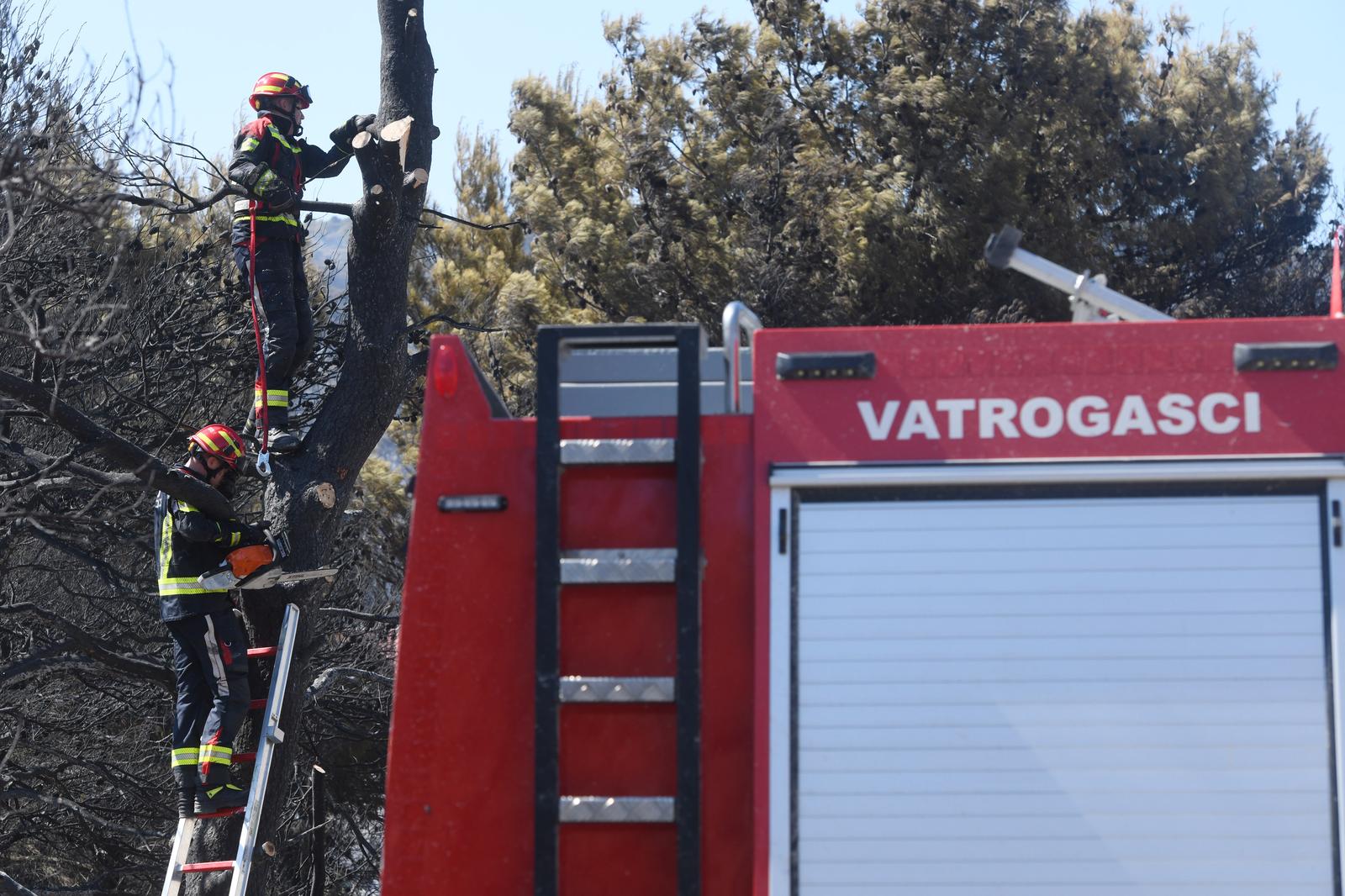 14.07.2023., Grebastica - Posljedice jucerasnjeg pozara u mjestu Grebastica.  Photo: Hrvoje Jelavic/PIXSELL