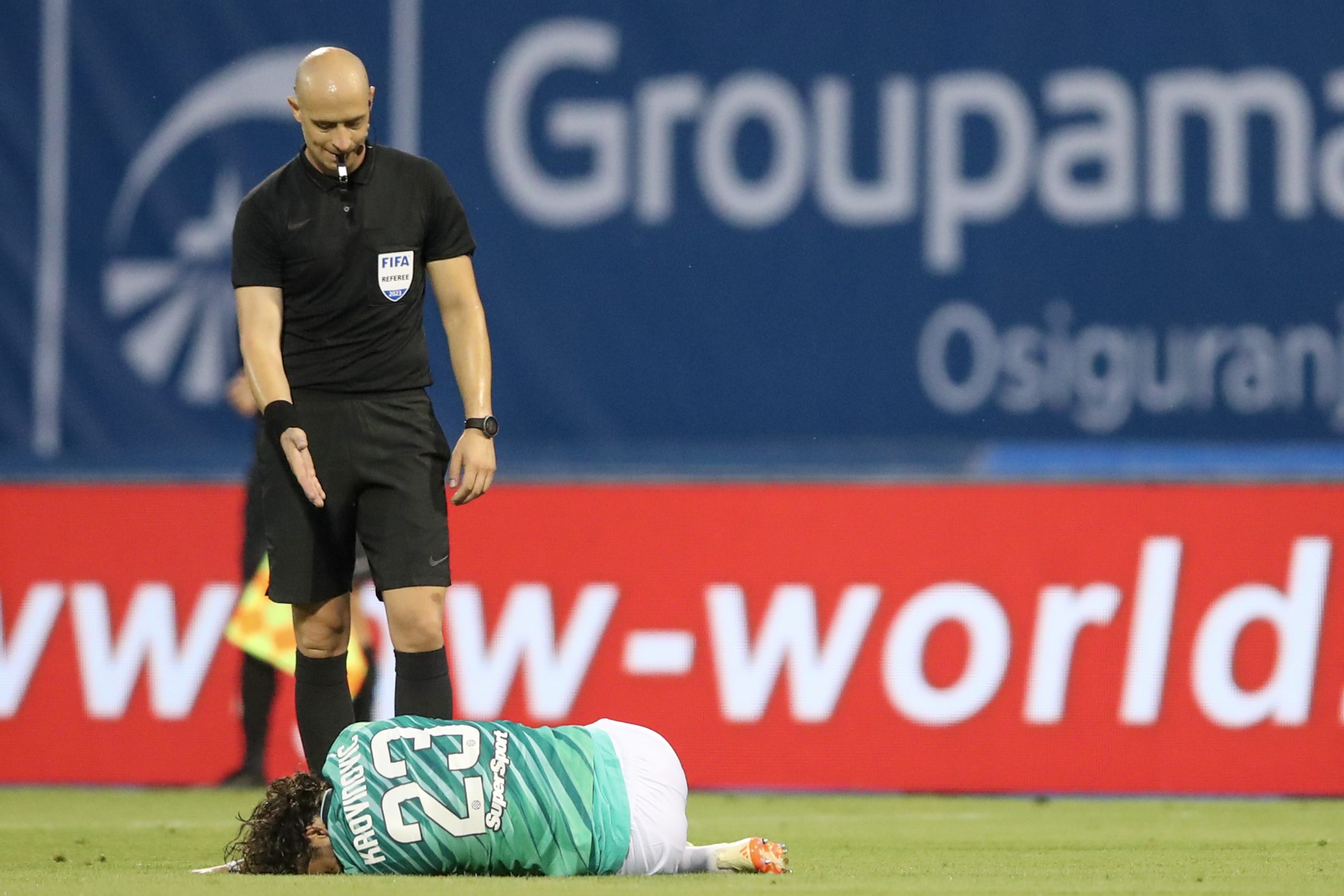 15.07.2023., stadion Maksimir, Zagreb - Susret Dinama i Hajduka u SuperSport Superkupu uvod je je novu sezonu hrvatskog nogometa. Na stadionu Maksimir prvak Hrvatske Dinamo i osvajac kup Hajduk borit ce se za prvi trofej sezone. Sudac Dario Bel, Filip Krovinovic. Photo: Matija Habljak/PIXSELL