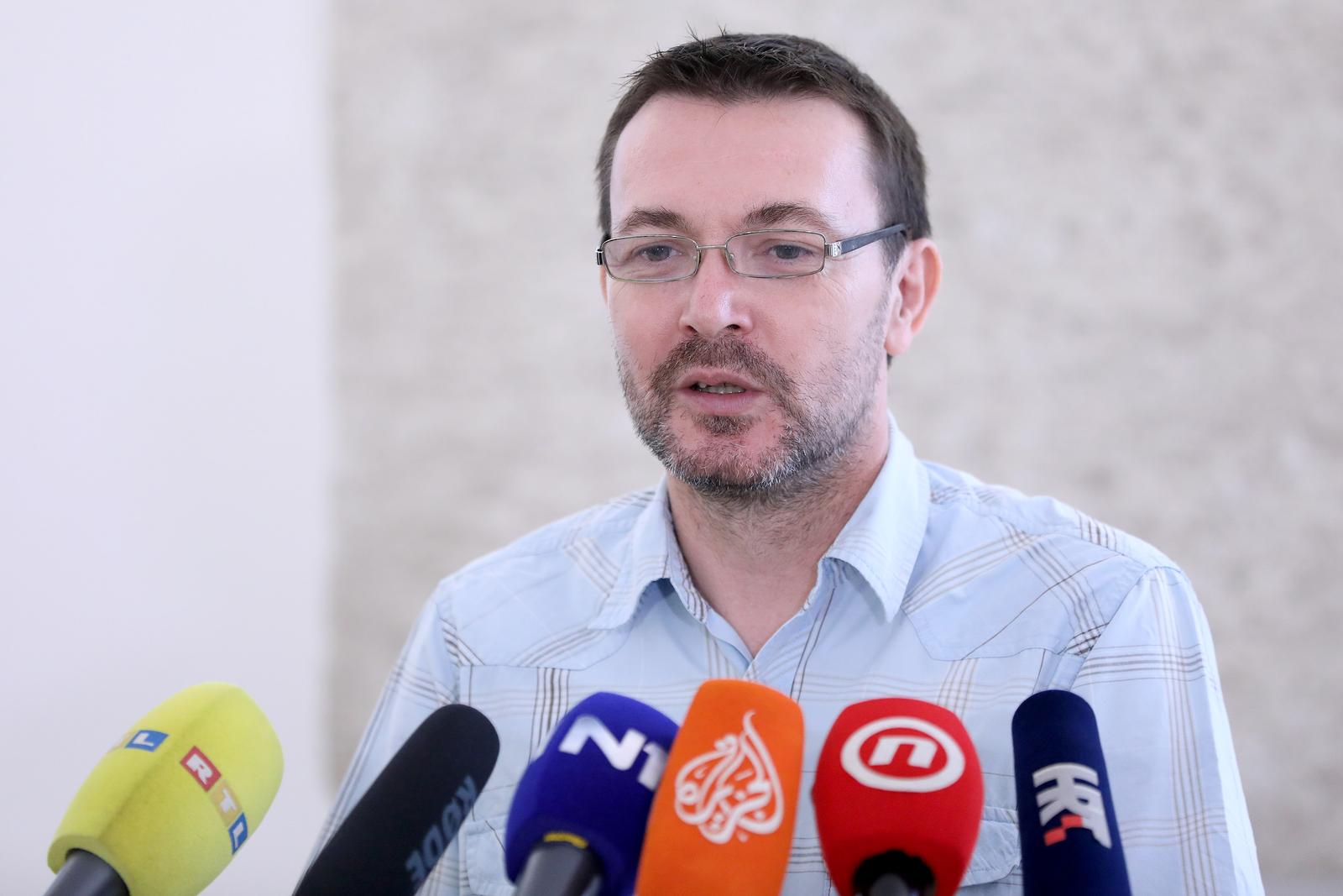 18.07.2023., Zagreb - U Saboru je odrzan jos jedan u nizu sastanaka predstavnika oporbenih stranaka. Nakon proslotjednog zavrsetka ljetne plenarne sjednice Sabora celnici stranaka pokusavaju pokazati da nisu otisli na godisnje odmore i da ce raditi cijelo ljeto. Nakon sastanka odrzana je konferencija za medije na kojoj su glavne teme bile politicke aktualnosti, plinska afera i strajk sluzbenika na sudovima. Photo: Patrik Macek/PIXSELL