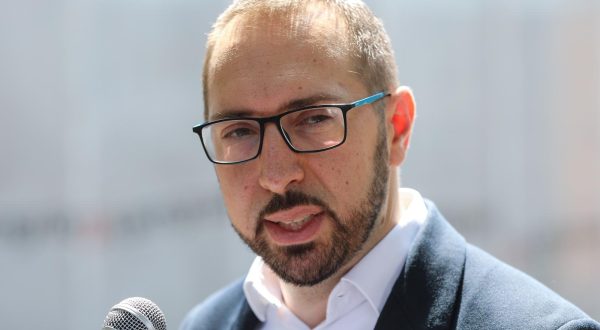 18.07.2023.,Zagreb, na Ilirskom trgu, gradonacelnik grada Zagreba Tomislav Tomasevic i zamjenici Danijela Dolenec i Luka Korlaet predstavili  nove podzemne spremnike za otpad i nove znacajke aplikacije „RazvrstajMojZG
 Photo: Robert Anic/PIXSELL