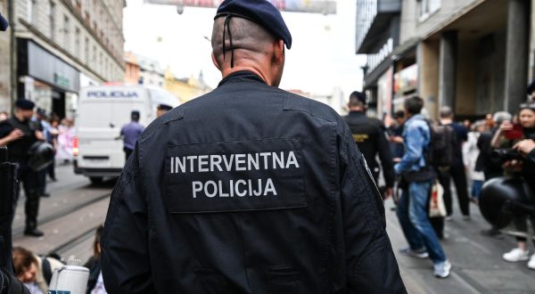 20.05.2023., Zagreb - U organizaciji udruge U ime obitelji odrzan je Hod za zivot, obitelj i Hrvatsku kojim se zahtjeva zakonska zabrana pobacaja, odnosno zastita zivota od zaceca. Pred povorku su na ulasku na Trg bana Josipa Jelacica stale protuprosvjednice s transparentima podrske pobacaju. Photo: Zoe Sarlija/PIXSELL