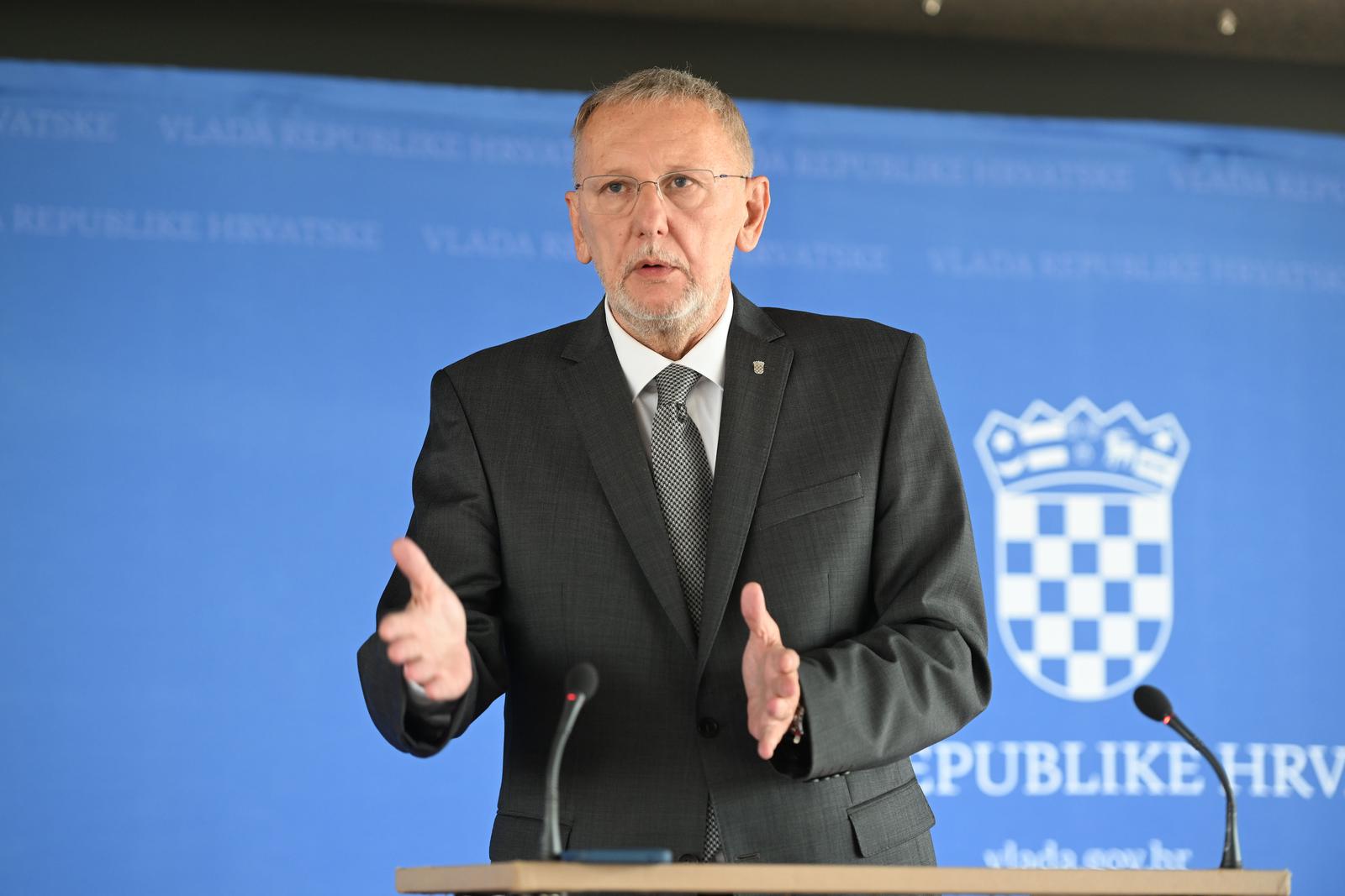 20.07.2023., Zagreb - Potpredsjednik Vlade i ministar unutarnjih poslova Davor Bozinovic dao je izjavu medijima nakon zavrsetka sjednice Vlade RH u Nacionalnoj i sveucilisnoj knjiznici. Na konferenciji je govorio o Sustavu za upozoravanje. Photo: Davorin Visnjic/PIXSELL