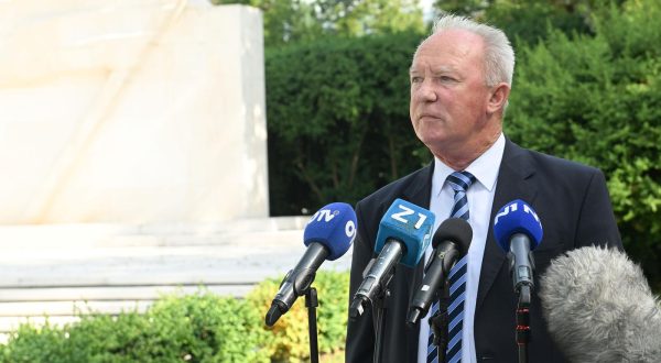 21.06.2023., Zagreb - Predsjednik Saveza antifasistickih boraca i antifasista Franjo Habulin dao je izjavu medijima nakon polaganja vijenaca na Grobnici narodnih heroja i na Partizanskom groblju na groblju Mirogoj povodom obiljezavanja Dana antifasisticke borbe. Photo: Davorin Visnjic/PIXSELL