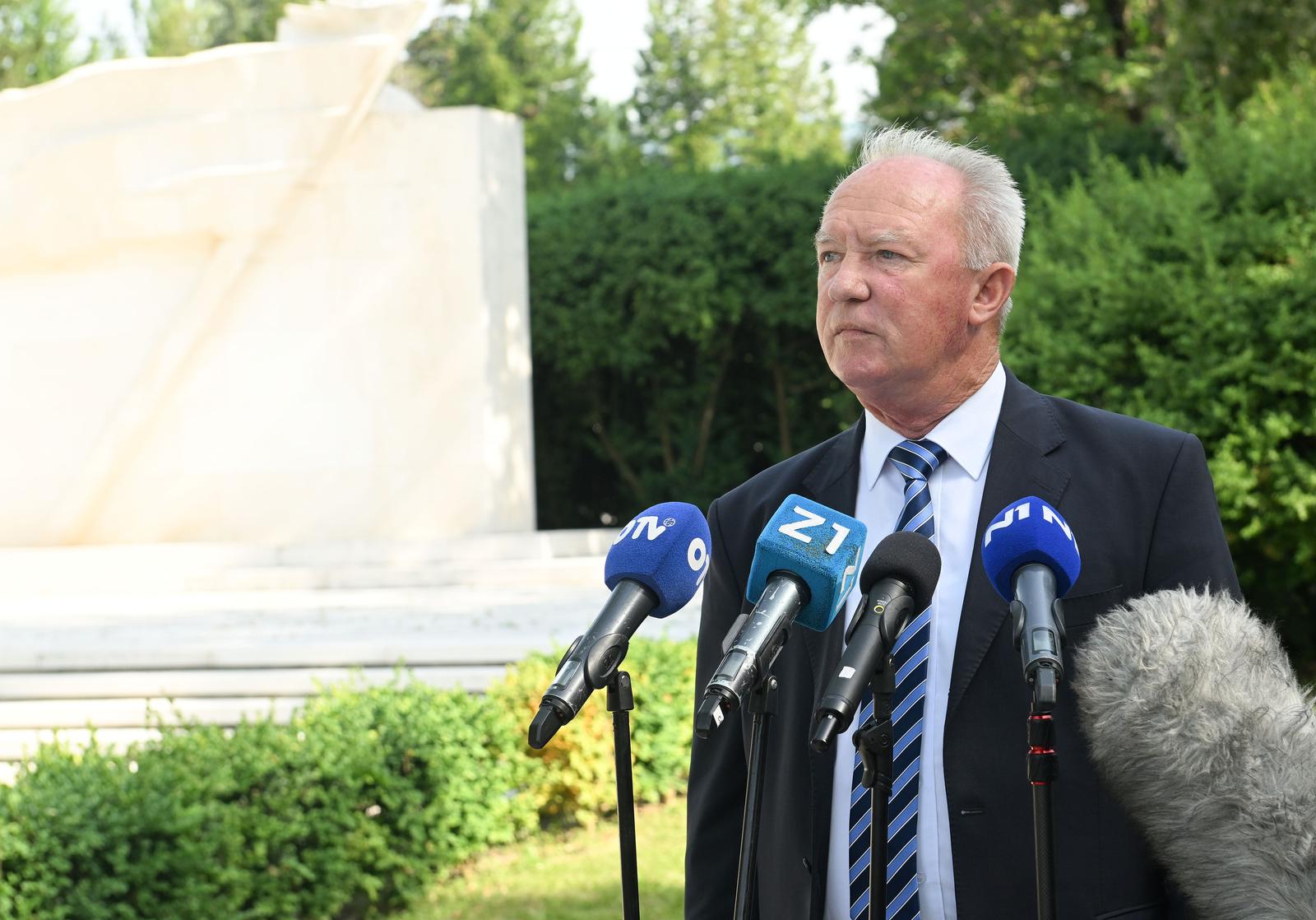 21.06.2023., Zagreb - Predsjednik Saveza antifasistickih boraca i antifasista Franjo Habulin dao je izjavu medijima nakon polaganja vijenaca na Grobnici narodnih heroja i na Partizanskom groblju na groblju Mirogoj povodom obiljezavanja Dana antifasisticke borbe. Photo: Davorin Visnjic/PIXSELL