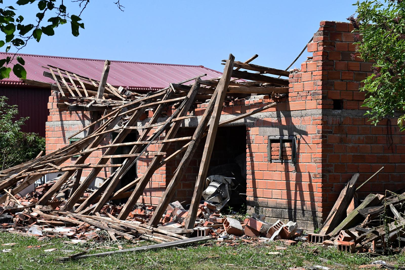 21.07.2023., Slavonski Brod - Posljedice razornog nevremena u selima u okolici Slavonskog Broda Photo: Ivica Galovic/PIXSELL