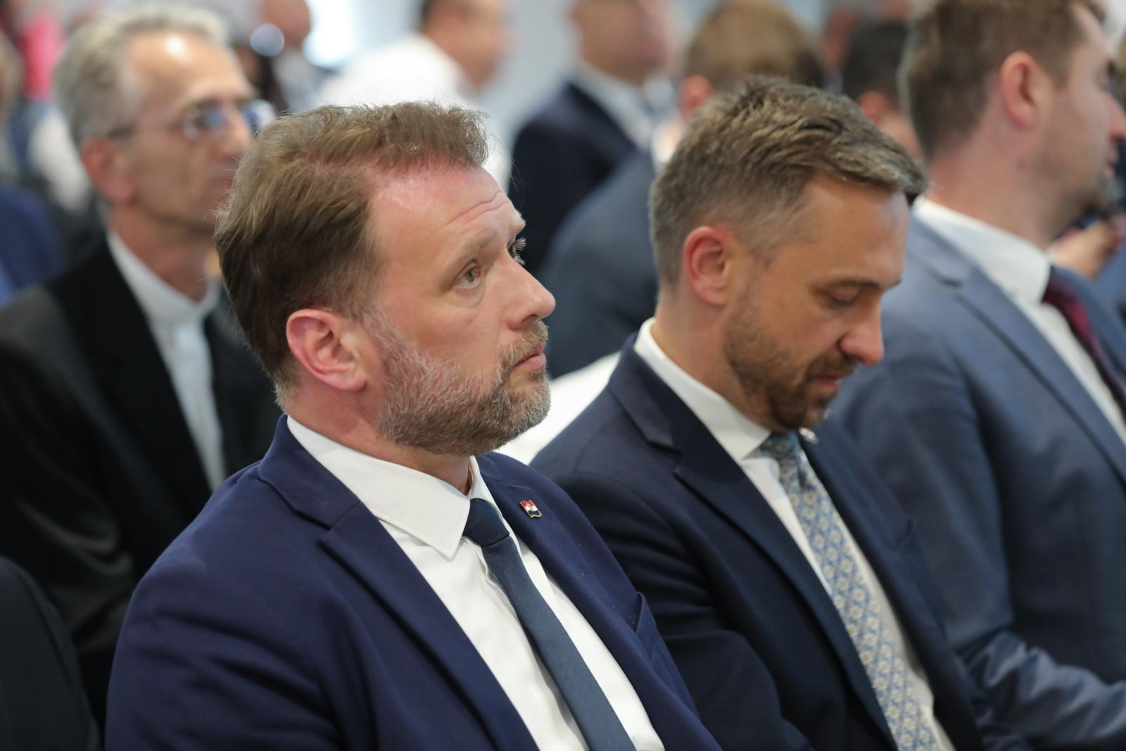 21.07.2023., Vinkovci - U Gradskoj knjiznici i citaonici odrzana je svecana sjednica povodom Dana Grada Vinkovaca. ministar obrane Mario Banozic Photo: Dubravka Petric/PIXSELL