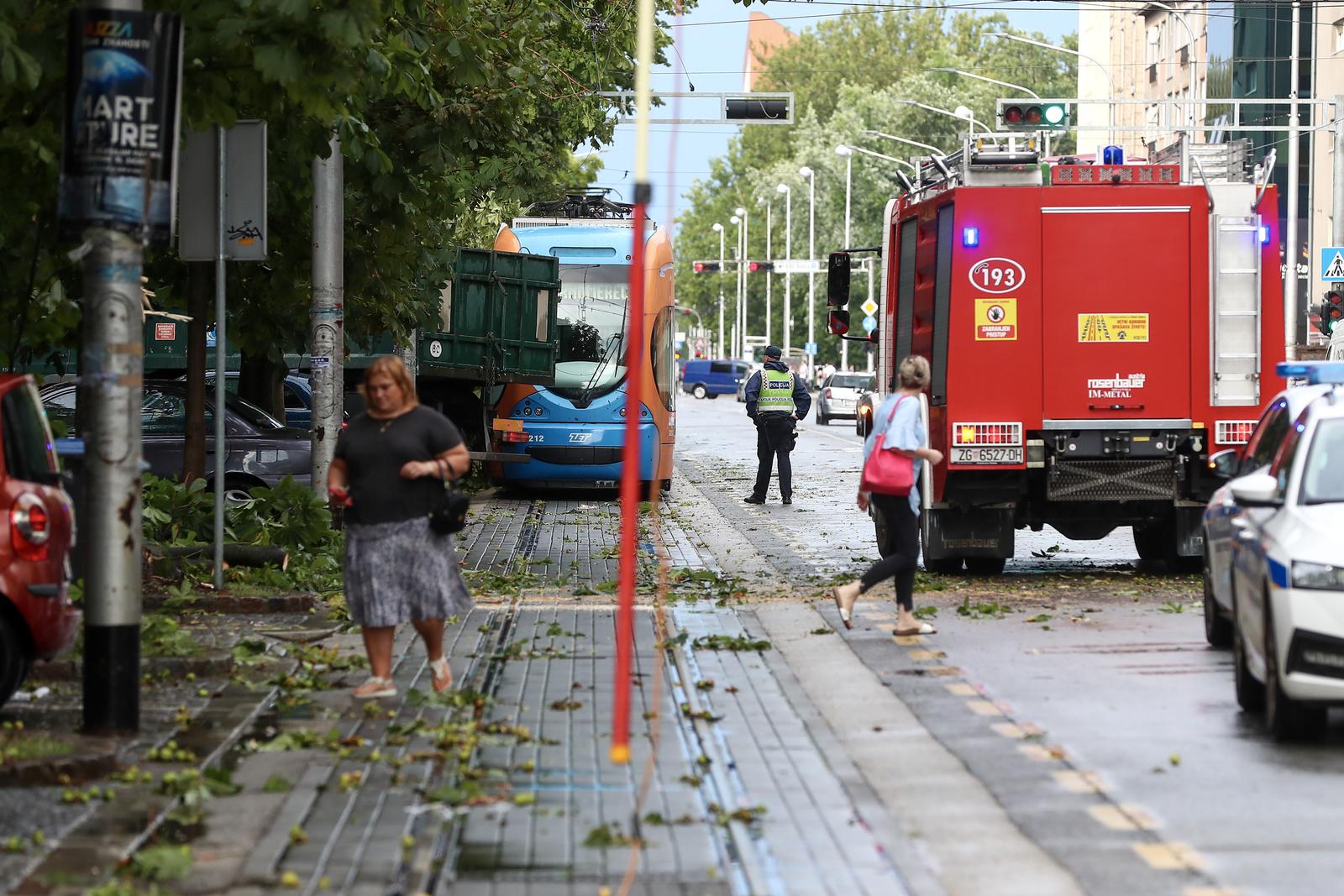 21.07.2023., Zagreb - Posljedice novog nevremena koje je pogodilo Zagreb. Photo: Matija Habljak/PIXSELL