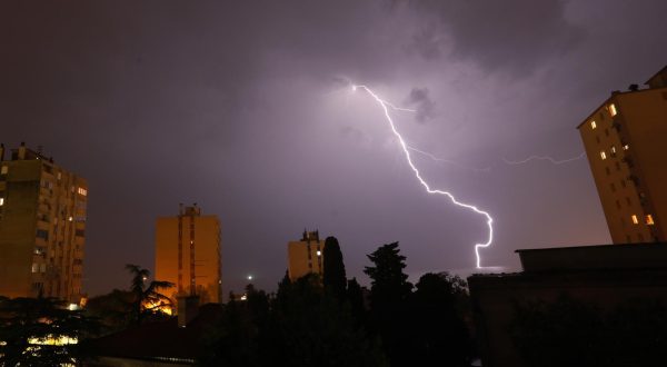 21.07.2023., Rijeka - Grmljavinsko nevrijeme u kasnim vecernjim satima iznad Rijeke i Kvarnera. Photo: Goran Kovacic/PIXSELL
