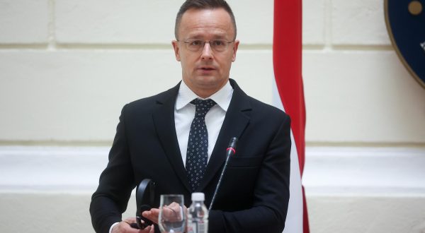 22.03.2023., Sarajevo, Bosna i Hercegovina - Konferencija za medije ministra vanjskih poslova i trgovine Madjarske Petera Szijjarta i ministra vanjskih poslova BiH Elmedinom Konakovicem. Photo: Armin Durgut/PIXSELL