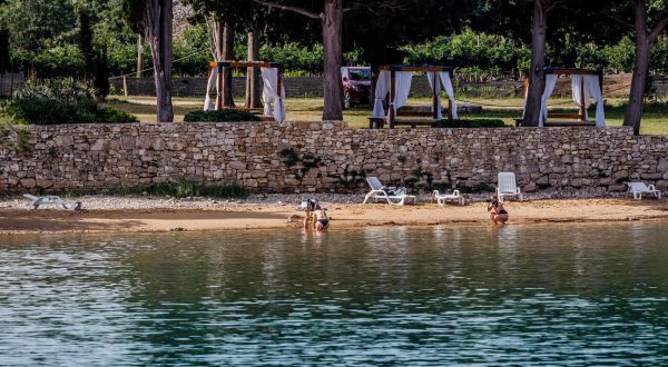22.06.2023., Otok Brac - Uvala Lovrecina koja se nalazi na sjevernoj strani otoka Braca. Photo: Zvonimir Barisin/PIXSELL