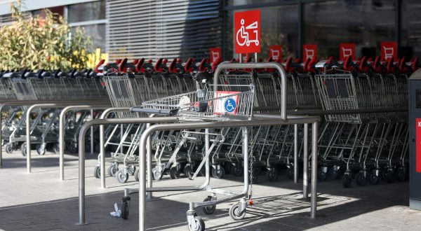 23.04.2018., Sibenik - Kolica  za kupovinu namjenjena invalidima. "nPhoto: Dusko Jaramaz/PIXSELL