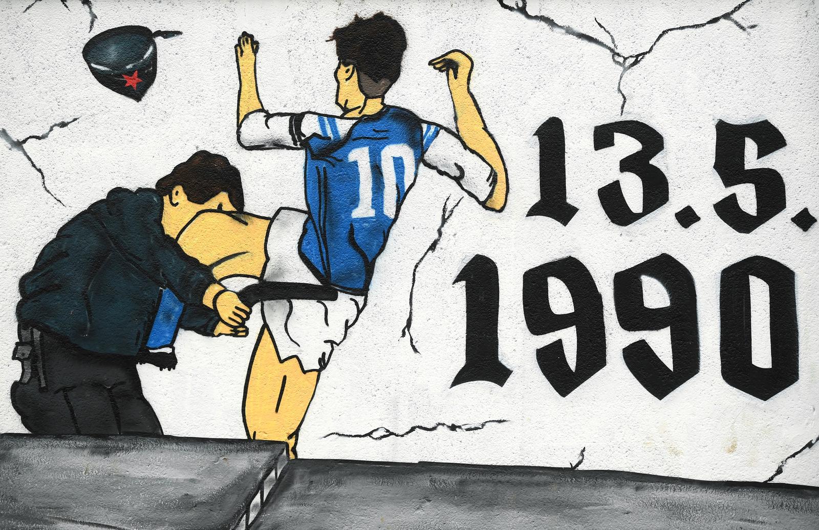 24.01.2021., Zagreb - Grafiti posveceni Dinamu na osnovnoj skoli Savski gaj. Zvonimir Boban udara milicajca na maksimiru u nikad odigranoj utakmici Dinamo Crvena zvezda 13.05.1990.rPhoto: Marko Lukunic/PIXSELL