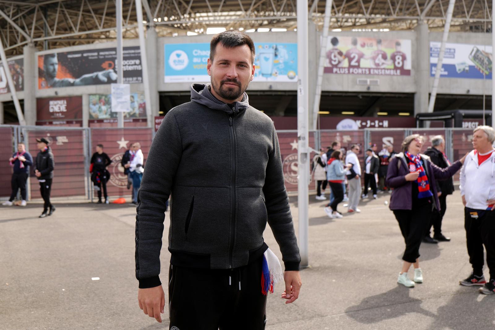 24.04.2023., Zeneva, Svicarska - Atmosfera ispred stadiona uoci pocetka finalne utakmice UEFA Lige prvaka mladih izmedju AZ Alkmaara i Hajduka. Zamjenik gradonacelnika Splita Bojan Ivosevic Photo: Luka Stanzl/PIXSELL