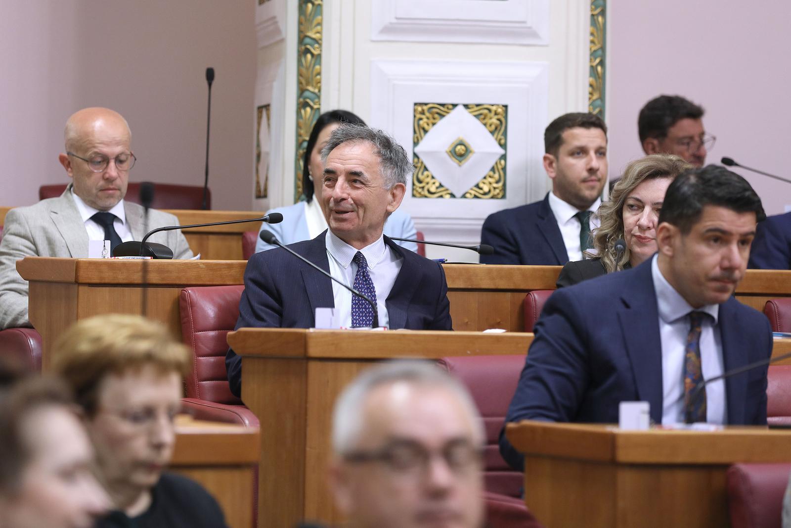 24.05.2023., Zagreb - Prijetnja zastupnika Milorada Pupovca da vise nece dolaziti u sabornicu zbog navodnih napada na SNV trajala je samo dva tjedna. Danas je naime uredno odradio obvezu clanova vladajuce koalicije i glasovao o raspravljenim tockama dnevnog reda.  Photo: Patrik Macek/PIXSELL