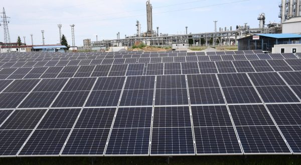 24.05.2023., Molve -  Svecano pustena u probni rad Inina solarna elektrana Virje u sklopu Centralne plinske stanice Molve. Ova solarna elektrana vrijedna 7 milijuna eura ima snagu od 10 megavata, a postavljeno je 18.000 solarnih ploca. Rijec je o najvecoj Ininoj solarnoj elektrani u Hrvatskoj i drugoj po velicini uopce u Hrvatskoj. Photo: Damir Spehar/PIXSELL