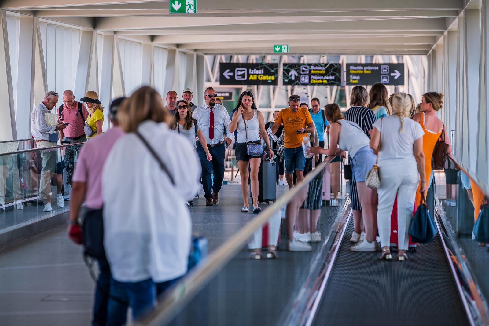 24.06.2023., Kastel Stafilic - Guzva u Zracnoj luci Split. Prvog ljetnog Vikenda kroz zracnu luku Split proslo je 45 000 putnika te 220 aviona. Photo: Zvonimir Barisin/PIXSELL